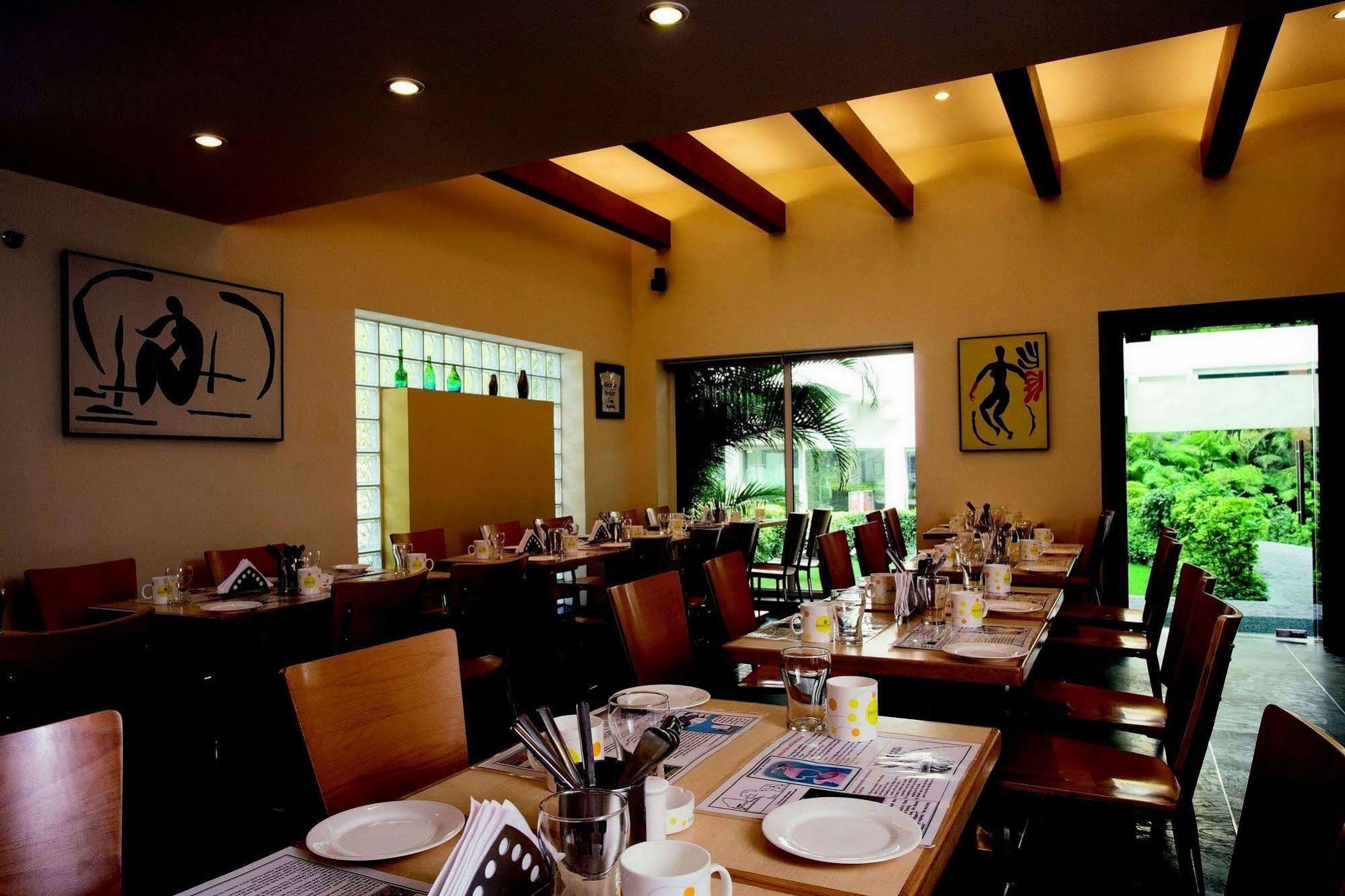 Lemon Tree Hotel, Udyog Vihar, Gurugram Gurgaon Extérieur photo