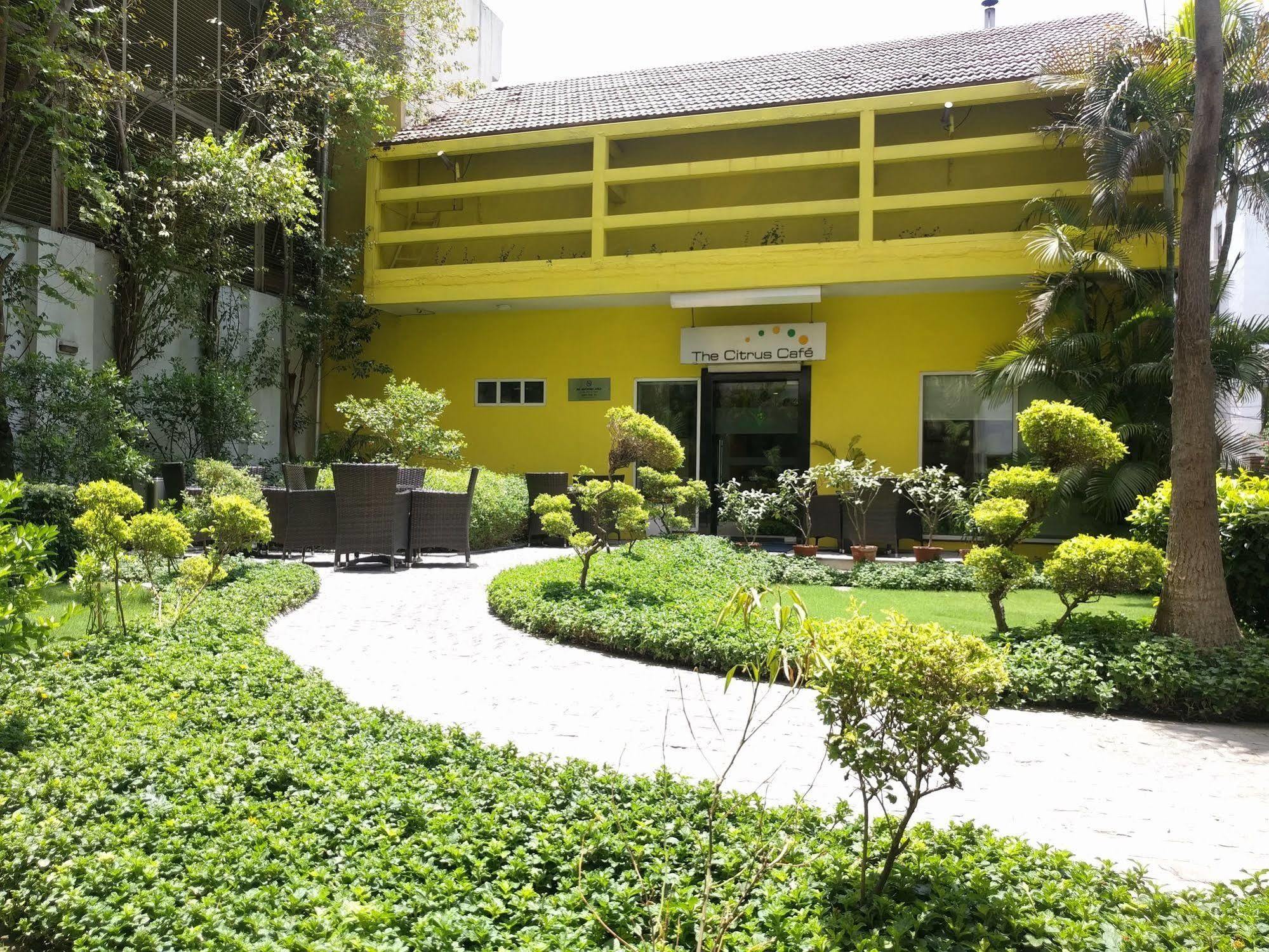 Lemon Tree Hotel, Udyog Vihar, Gurugram Gurgaon Extérieur photo